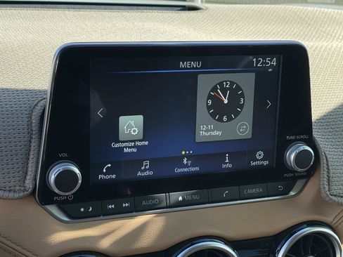 Used 2024 Nissan Sentra SV w/ SV Premium Package image 11