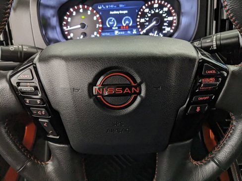 Used 2025 Nissan Frontier PRO-4X AWD/4WD image 12