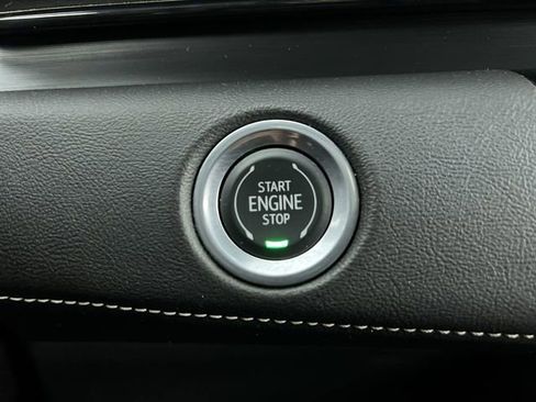 Certified 2021 Cadillac Escalade Premium Luxury w/ LPO, Illumination Package image 17