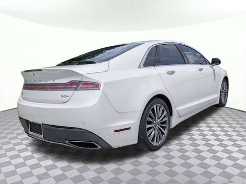 Used 2017 Lincoln MKZ Premiere FWD image 3