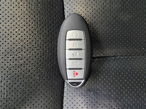 Used 2020 Nissan Rogue SL image 32