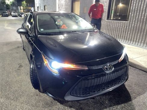 Used 2021 Toyota Corolla LE image 8