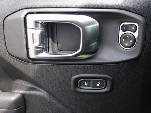 New 2025 Jeep Gladiator Mojave w/ Safety Group image 12