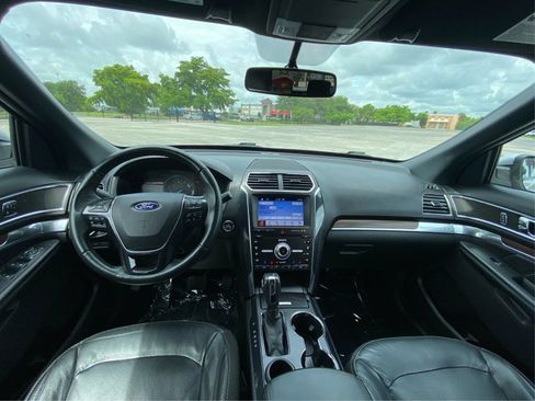 Used 2019 Ford Explorer Limited w/ Class III Trailer Tow Package FWD image 16