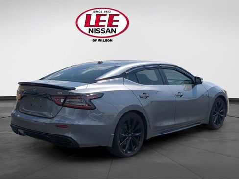 Used 2023 Nissan Maxima SR w/ Sport Mat Group FWD image 3