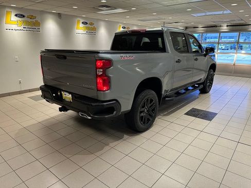 Used 2024 Chevrolet Silverado 1500 Custom Trail Boss AWD/4WD image 18
