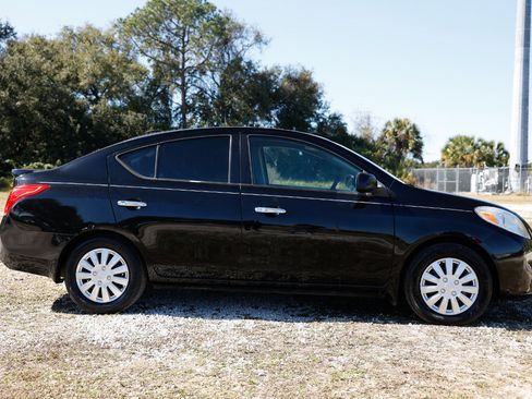 Used 2014 Nissan Versa SV image 13