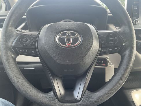 Used 2021 Toyota Corolla LE FWD image 12