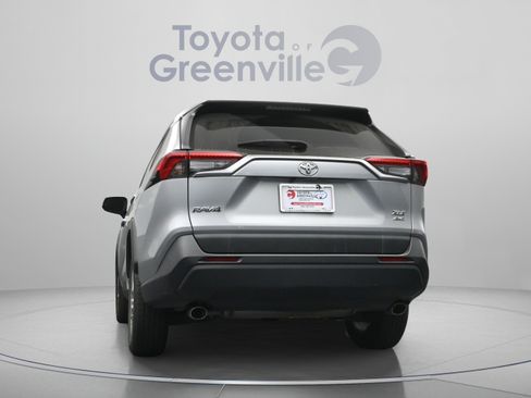 Used 2024 Toyota RAV4 XLE AWD/4WD image 9