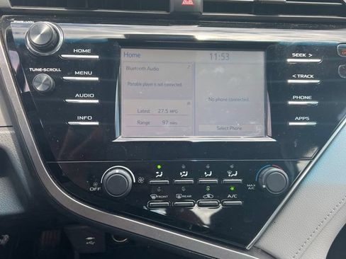 Used 2018 Toyota Camry LE FWD image 6