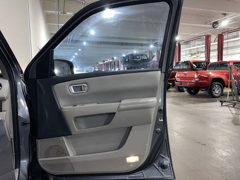 Used 2011 Honda Pilot EX-L image 11