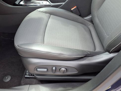 Used 2023 Buick Encore GX Select w/ Safety Package II AWD/4WD image 27
