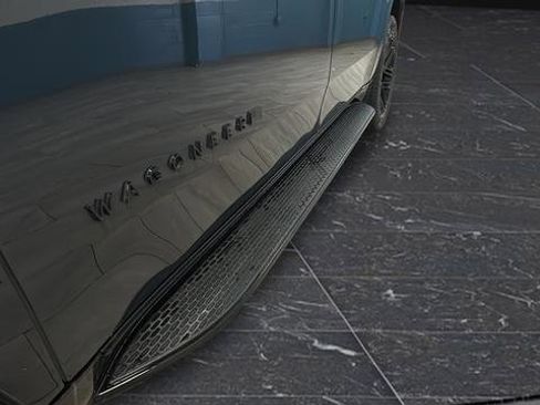 Used 2023 Jeep Wagoneer L Series II w/ Convenience Group I RWD image 41