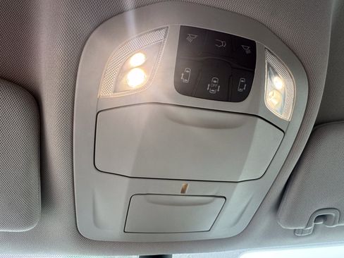 Used 2023 Chrysler Pacifica Touring-L FWD image 25