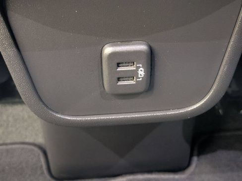 Used 2023 Chevrolet Equinox LT FWD image 26