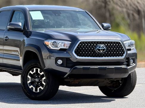 Used 2019 Toyota Tacoma TRD Off-Road w/ Technology Package image 44