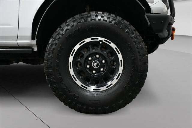Used 2023 Ford Bronco Badlands w/ Sasquatch Package AWD/4WD image 6