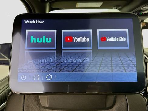 Used 2024 GMC Yukon Denali w/ Advanced Technology Package AWD/4WD image 29