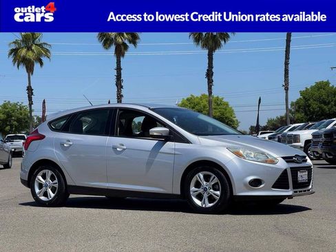 Used 2013 Ford Focus SE FWD image 1