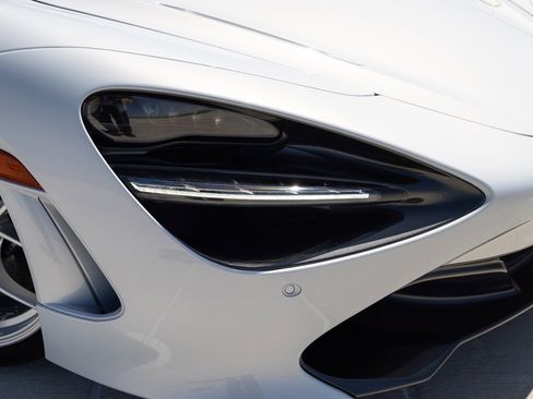 Used 2020 McLaren 720S Performance RWD image 23