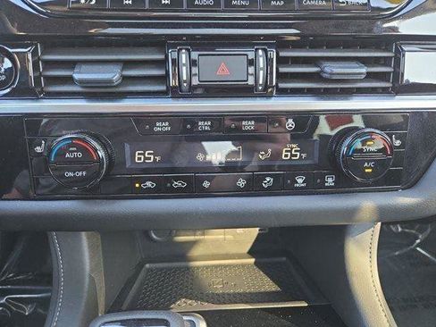 Certified 2025 Nissan Pathfinder SL w/ SL Premium Package image 21