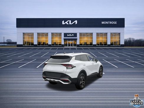 Certified 2025 Kia Sportage EX AWD/4WD image 6
