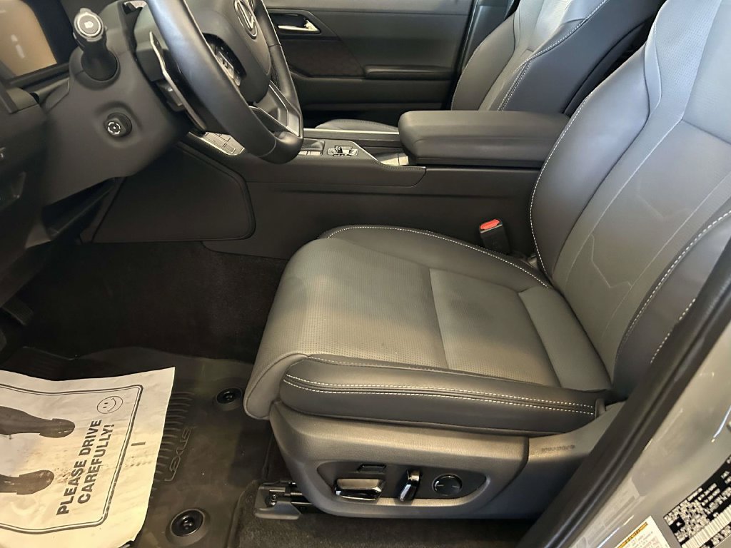 Used 2026 Lexus GX 550 w/ Accessory Package (2T) AWD/4WD image 13