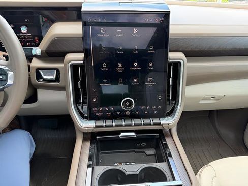 Used 2025 GMC Yukon Denali w/ Denali Reserve Package AWD/4WD image 22