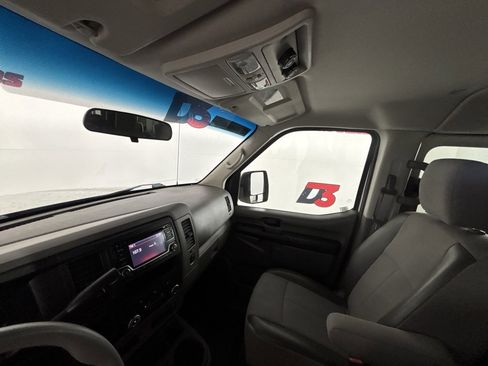 Used 2018 Nissan NV 3500 S image 25
