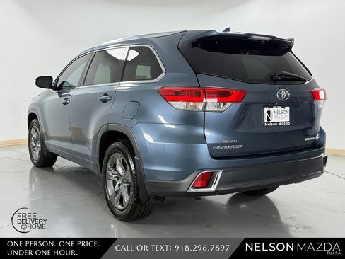 Used 2018 Toyota Highlander Limited Platinum AWD/4WD image 8