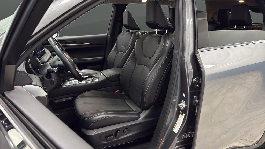 Used 2024 INFINITI QX60 Sensory w/ Vision Package AWD/4WD image 9