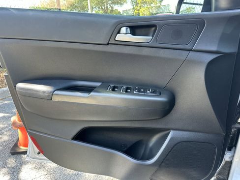 Used 2020 Kia Sportage LX FWD image 28