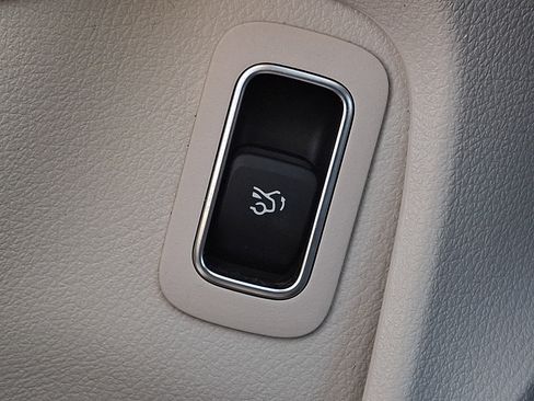 Used 2024 Mercedes-Benz CLA 250 4MATIC image 27