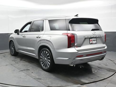 Used 2024 Hyundai Palisade Calligraphy image 9