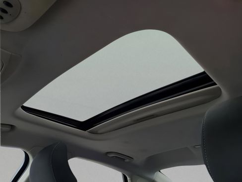 Certified 2018 Ford Fusion SE w/ Fusion SE Technology Package FWD image 26