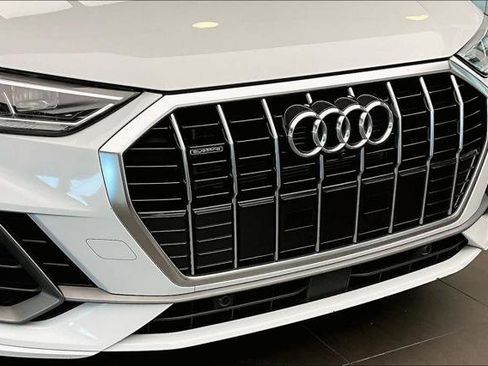 Used 2022 Audi Q3 2.0T Premium Plus w/ Premium Plus Package AWD/4WD image 32