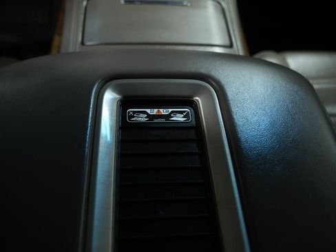 Used 2018 GMC Yukon XL Denali image 40