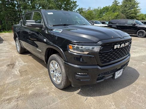 New 2026 RAM 1500 4x4 Crew Cab image 7