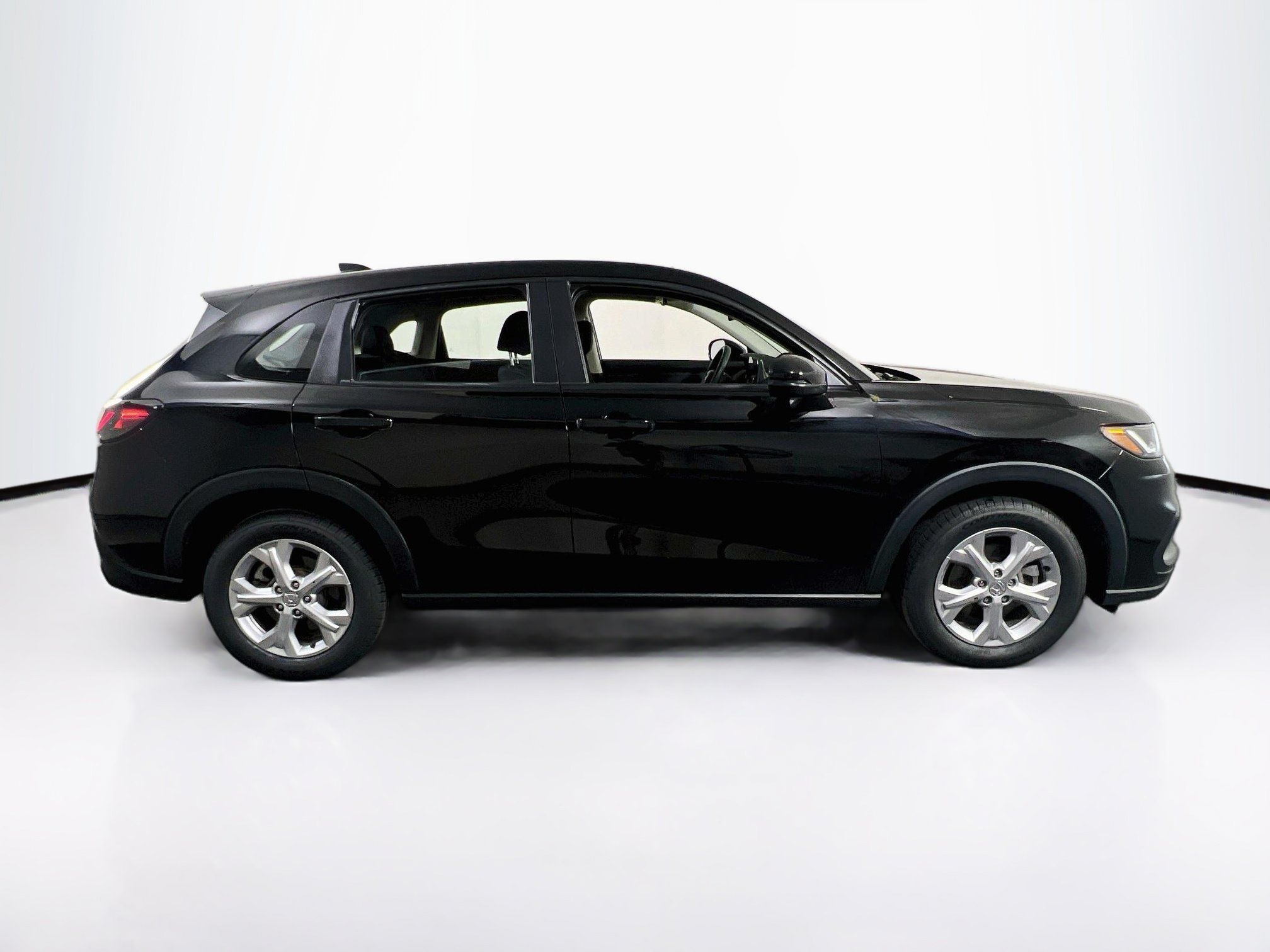 Used 2023 Honda HR-V LX image 4