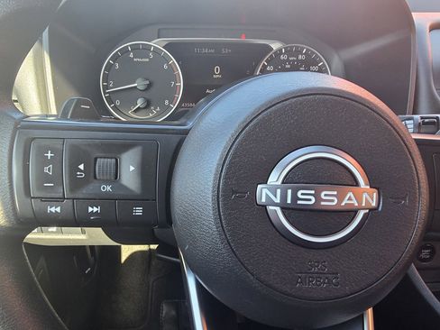 Used 2024 Nissan Rogue SV AWD/4WD image 17