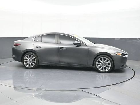 Used 2020 MAZDA MAZDA3 Sedan w/ Select Package FWD image 17