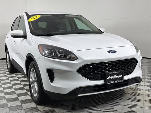 Used 2020 Ford Escape SE image 3