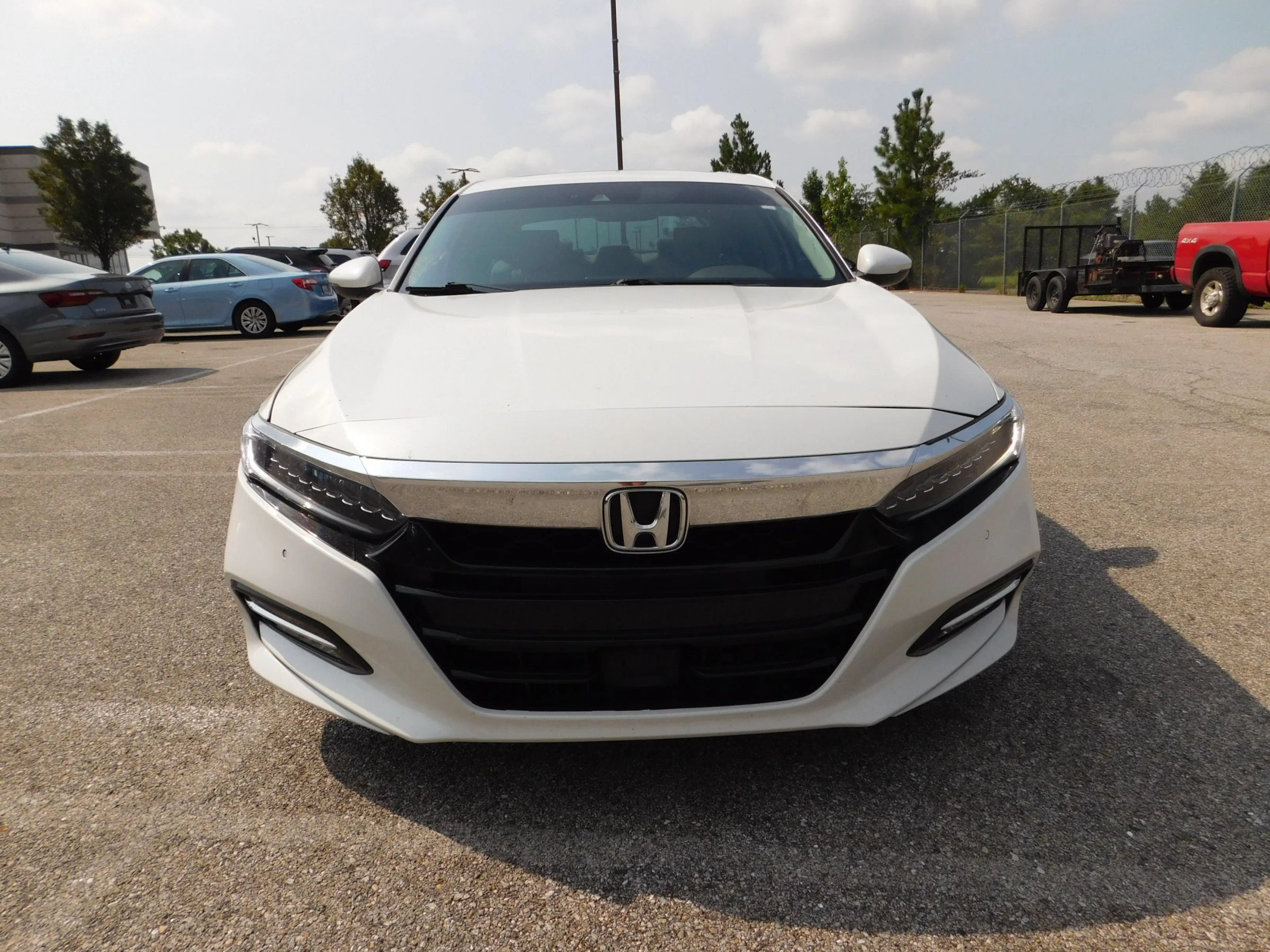 Used 2019 Honda Accord Touring image 2