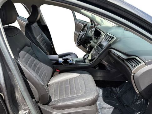 Used 2016 Ford Fusion SE w/ Equipment Group 502A FWD image 11