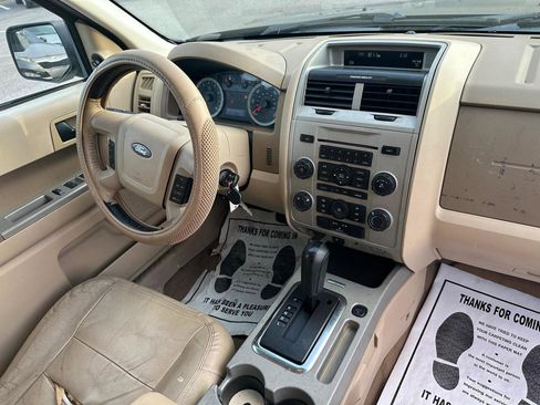 Used 2010 Ford Escape XLT image 6