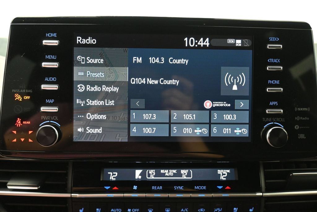 Used 2024 Toyota Sienna Platinum AWD/4WD image 20