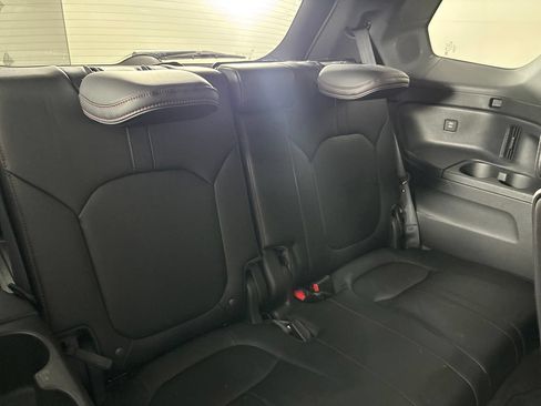 Used 2025 Honda Pilot Black Edition image 34