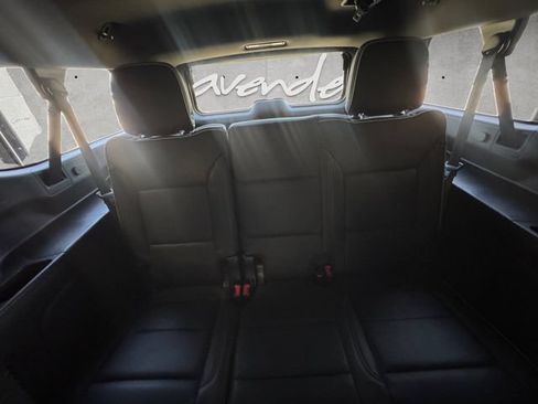 Used 2023 Chevrolet Suburban Premier AWD/4WD image 22