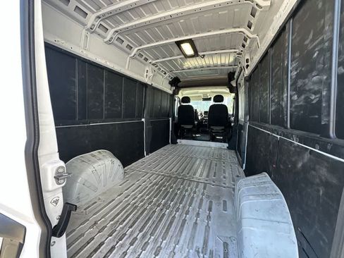 Used 2025 RAM ProMaster 2500 w/ Convenience Group FWD image 10