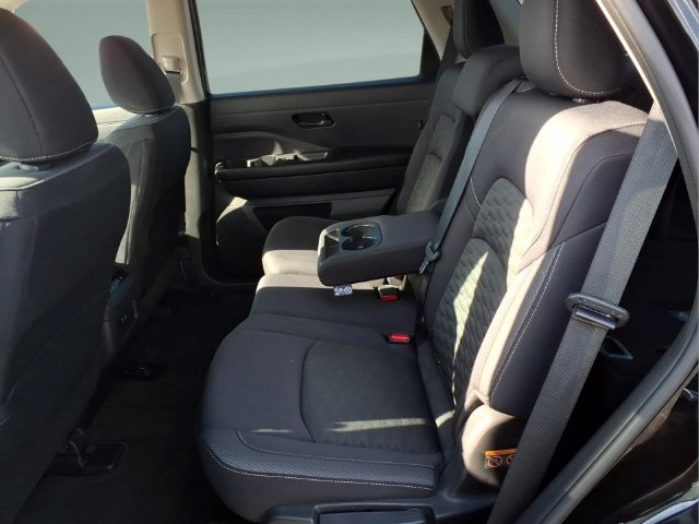 Used 2024 Nissan Pathfinder SV w/ Black Appearance Package AWD/4WD image 33